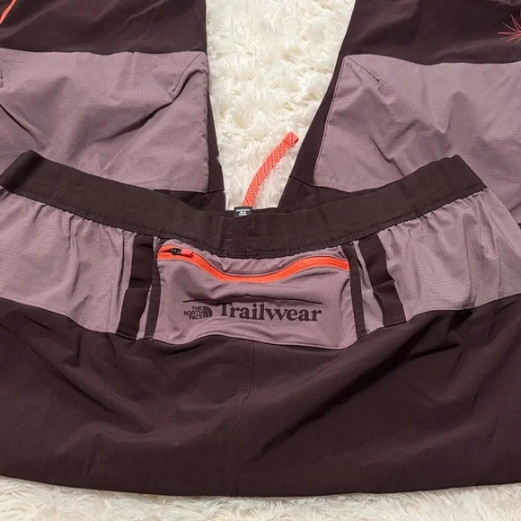 The North Face Men's Brown and Gray Cargo Pants - Picture 5 of 5